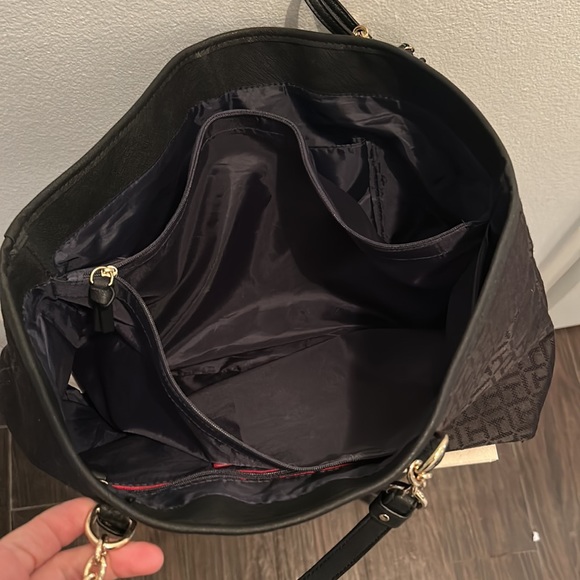Tommy Hilfiger tote never used. 18.75” with attached bag - Picture 8 of 9